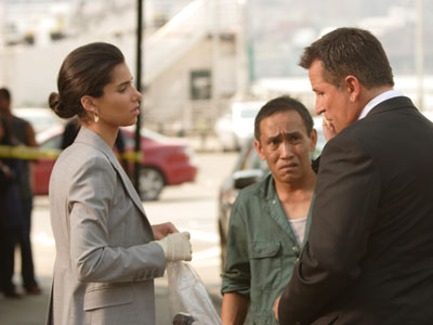 Still of Anthony LaPaglia and Roselyn Sanchez in Without a Trace (2002)