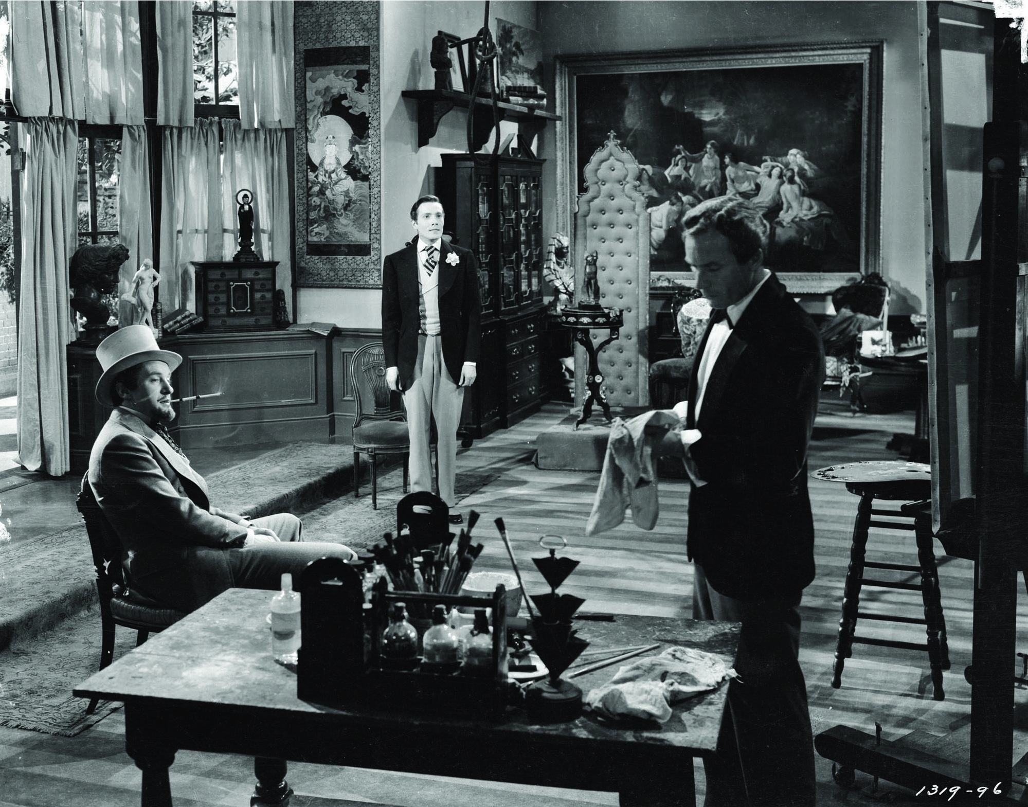 Still of George Sanders and Hurd Hatfield in The Picture of Dorian Gray (1945)