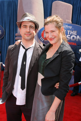 Ethan Sandler and Kathryn Hahn at event of Meet the Robinsons (2007)