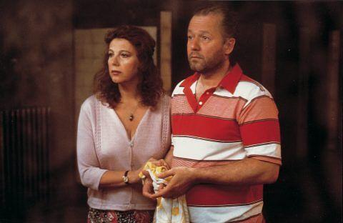 Still of Enrique Piñeyro and Stefania Sandrelli in Esperando al mesías (2000)