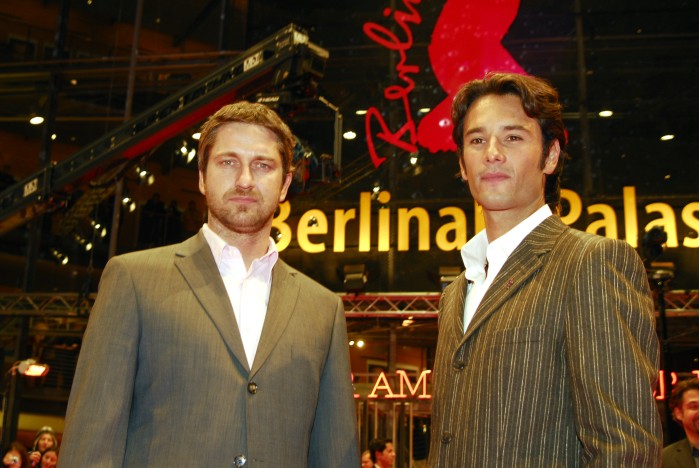 Gerard Butler and Rodrigo Santoro at event of 300 (2006)