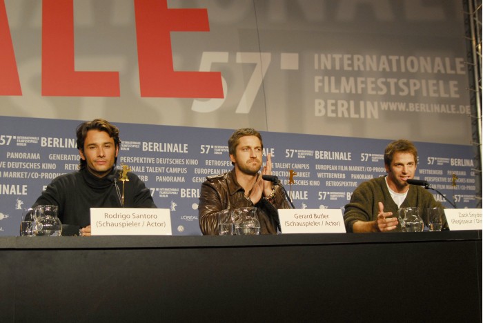 Gerard Butler, Rodrigo Santoro and Zack Snyder at event of 300 (2006)