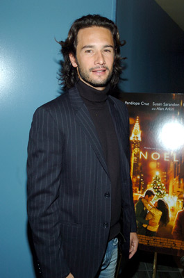 Rodrigo Santoro at event of Noel (2004)