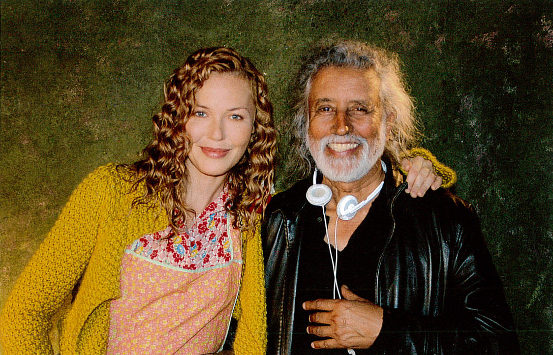 Connie Nielsen and director Vic Sarin on the set of A Shine of Rainbows (2009)