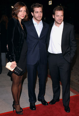 Jake Gyllenhaal, Maggie Gyllenhaal and Peter Sarsgaard at event of Kuprotas kalnas (2005)