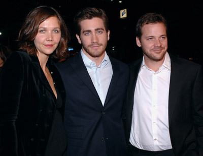 Jake Gyllenhaal, Maggie Gyllenhaal and Peter Sarsgaard at event of Kuprotas kalnas (2005)