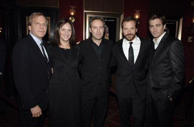 Sam Mendes, Lucy Fisher, Jake Gyllenhaal, Peter Sarsgaard and Douglas Wick at event of Jarhead (2005)