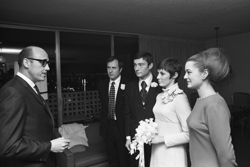 Vidal Sassoon and Beverly Adams on their wedding day