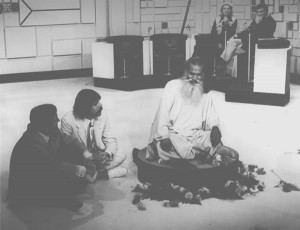 Sri Swami Satchidananda with Dinah Shore and Peter Max on Mike Douglas Show, 1969.