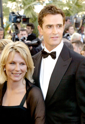 Rupert Everett and Jennifer Saunders at event of Srekas 2 (2004)