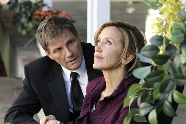 Still of Felicity Huffman and Doug Savant in Nusivylusios namu seimininkes (2004)