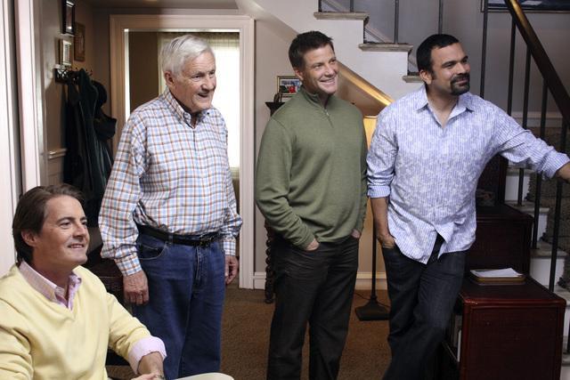 Still of Kyle MacLachlan, Orson Bean, Ricardo Chavira and Doug Savant in Nusivylusios namu seimininkes (2004)