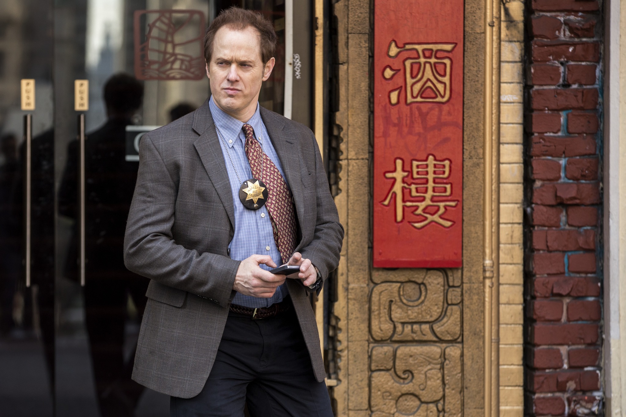 Still of Raphael Sbarge in Murder in the First (2014)