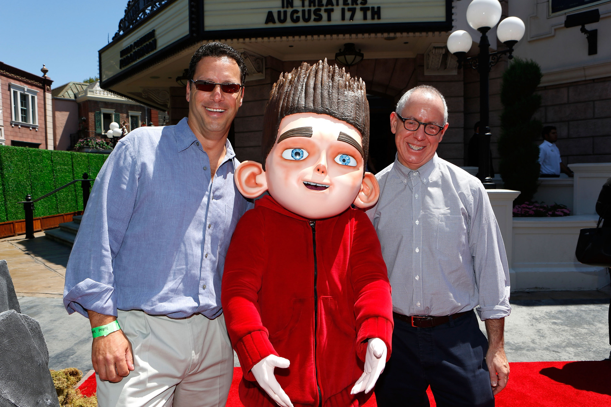 James Schamus and Andrew Karpen at event of Paranormanas (2012)