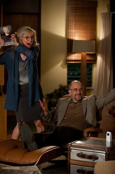 Still of Blythe Danner and Richard Schiff in Up All Night (2011)