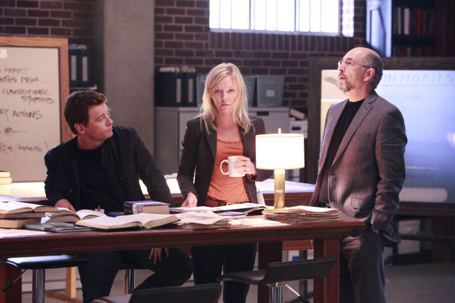 Still of Nic Bishop, Richard Schiff and Kelli Giddish in Past Life (2010)