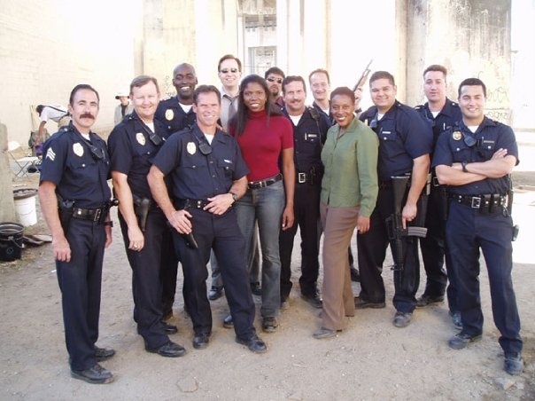 Gregory Schmauss, Jay Karnes, CCH Pounder group shot with other actors from the FX TV series, 