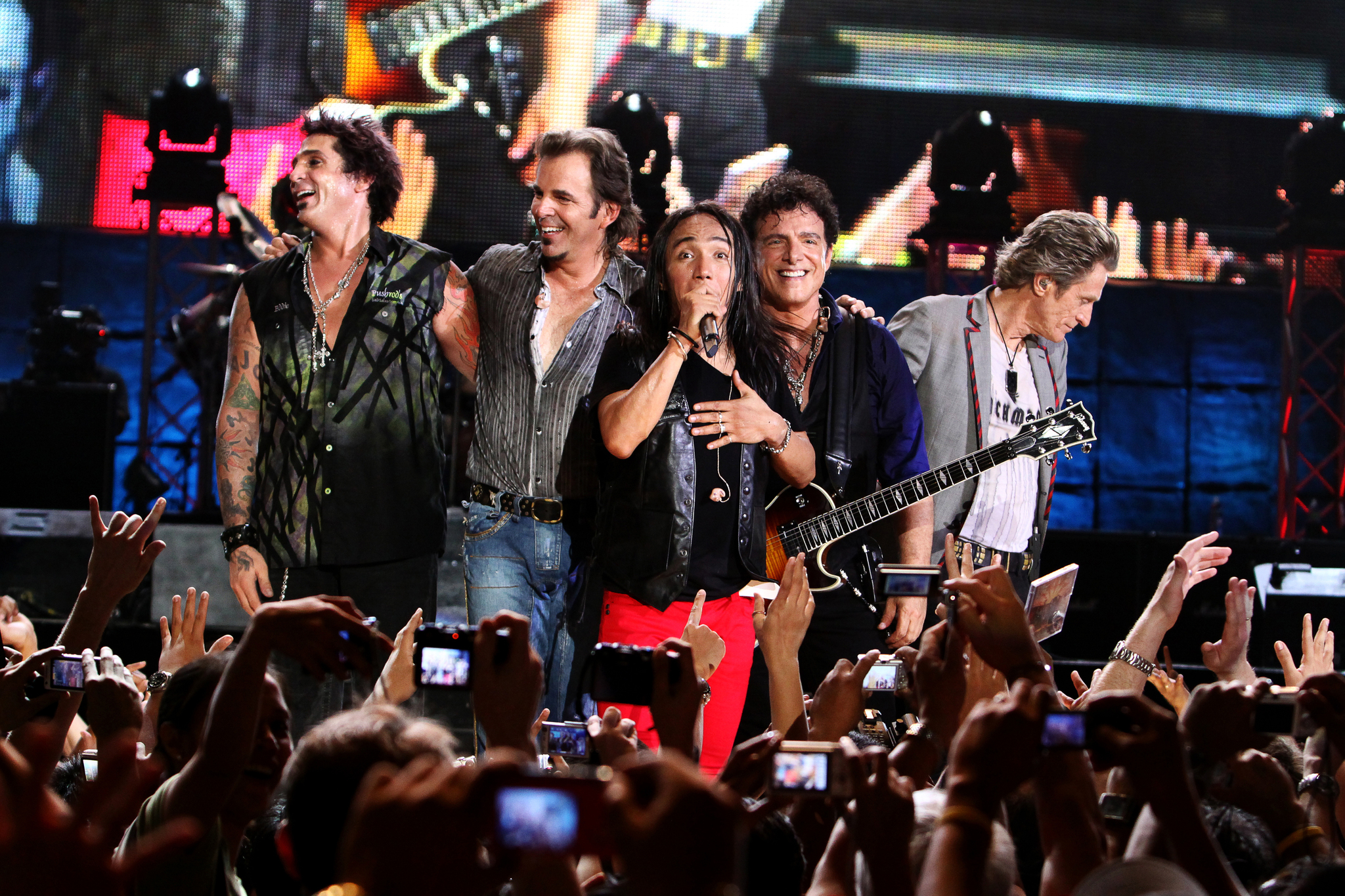 Still of Jonathan Cain, Neal Schon, Ross Valory, Deen Castronovo and Arnel Pineda in Don't Stop Believin': Everyman's Journey (2012)
