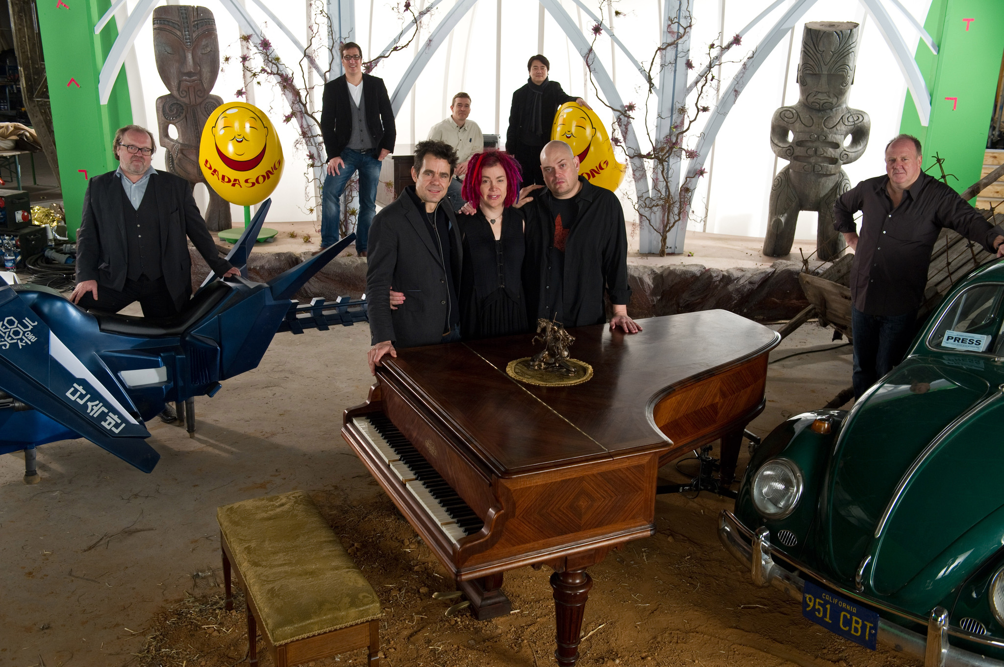 Still of Stefan Arndt, Uwe Schott, Tom Tykwer, Andy Wachowski and Lana Wachowski in Debesu zemelapis (2012)