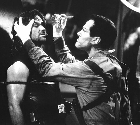 Still of Kurt Russell and Bruce Campbell in Escape from L.A. (1996)