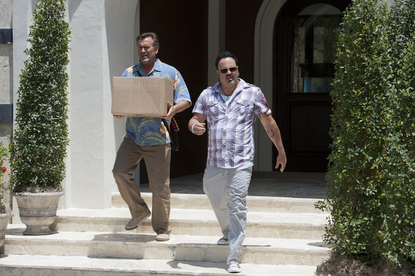 Still of Bruce Campbell and Paul Tei in Vilko bilietas (2007)