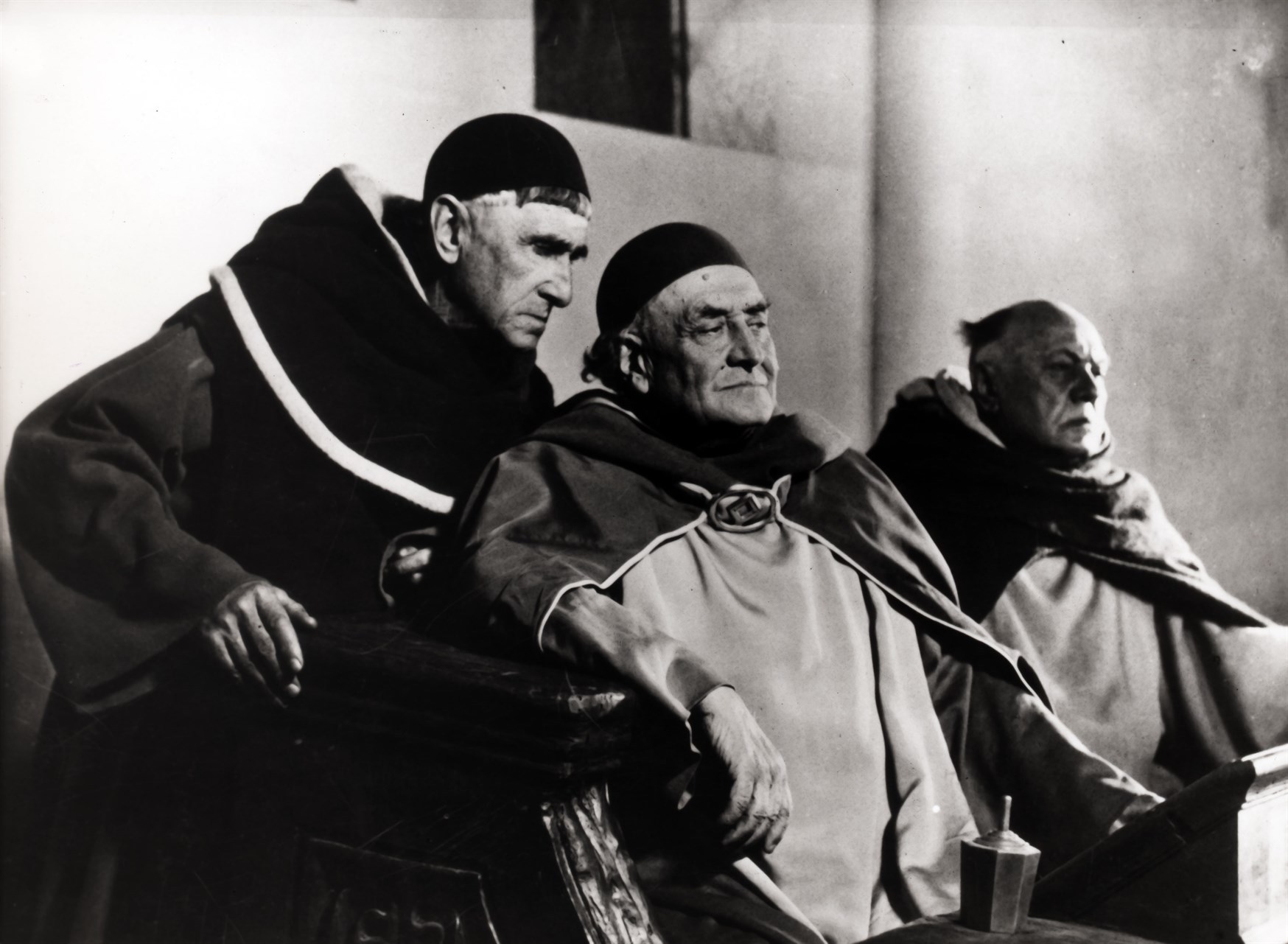 Still of Maurice Schutz and Eugene Silvain in La passion de Jeanne d'Arc (1928)