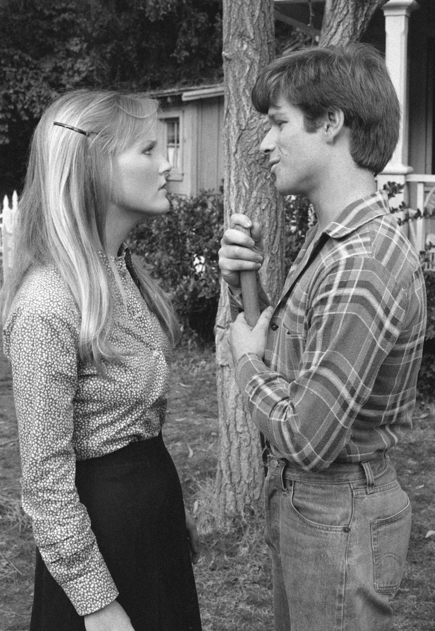 Still of Eric Scott and Leslie Winston in The Waltons (1971)