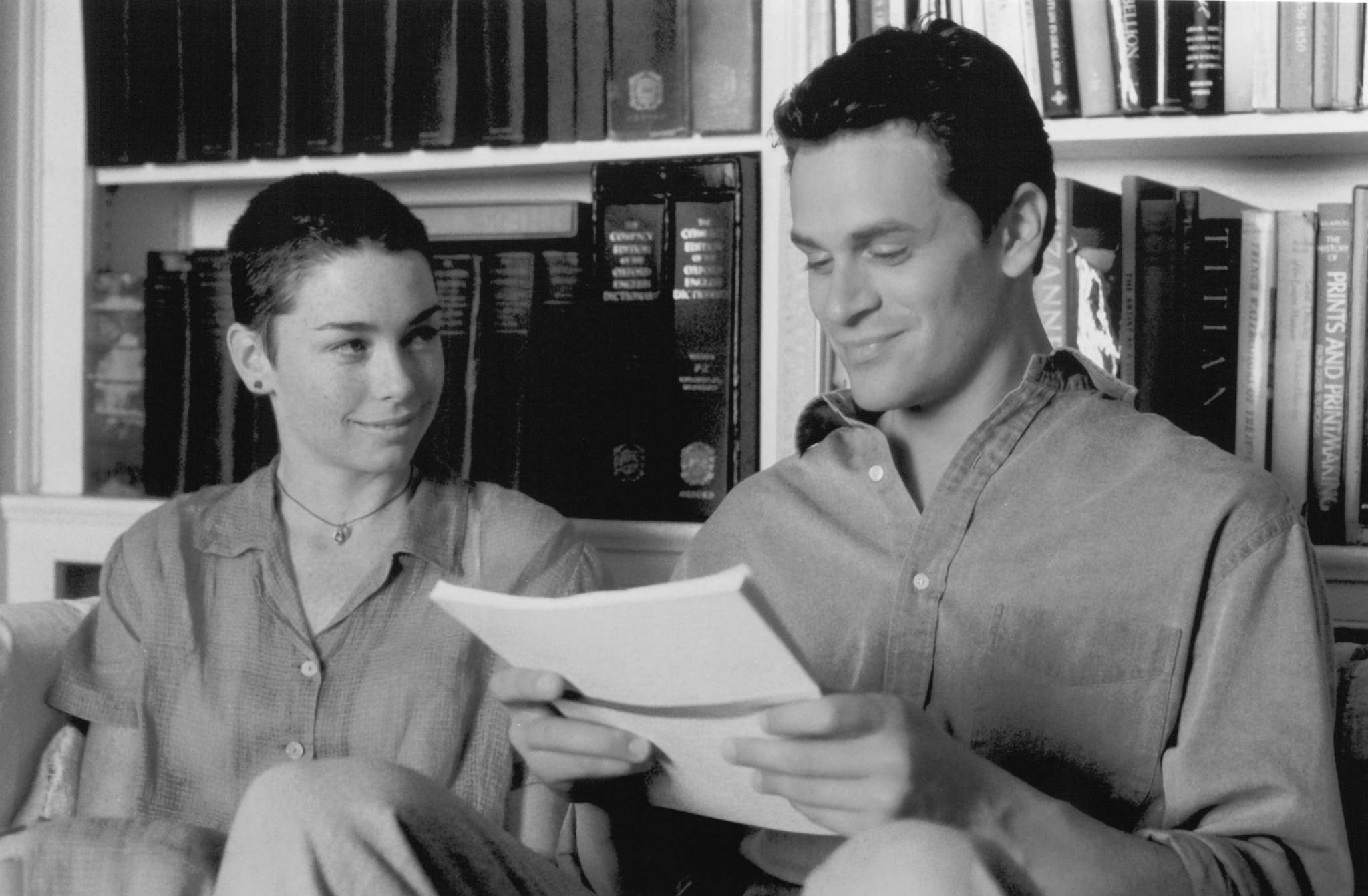 Still of Julianne Nicholson and Tom Everett Scott in The Love Letter (1999)
