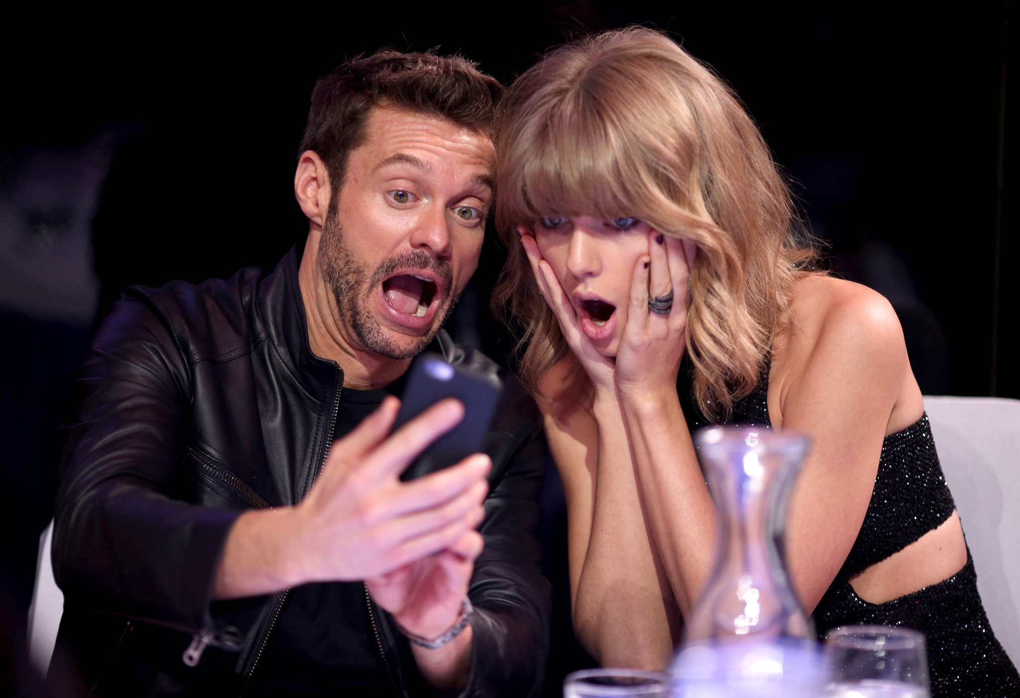Ryan Seacrest and Taylor Swift at event of IHeartRadio Music Awards (2015)