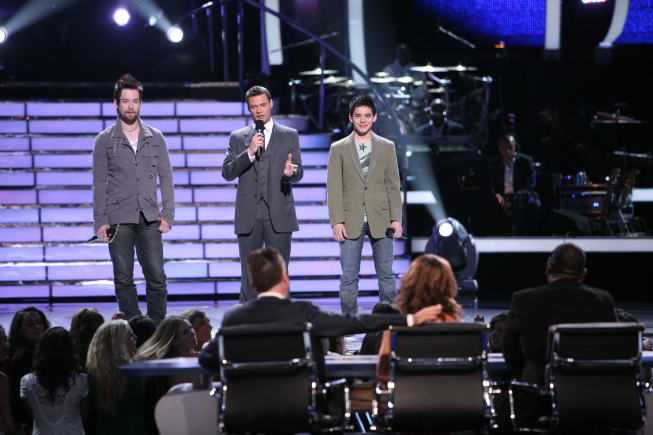 Still of Ryan Seacrest, David Cook and David Archuleta in American Idol: The Search for a Superstar (2002)