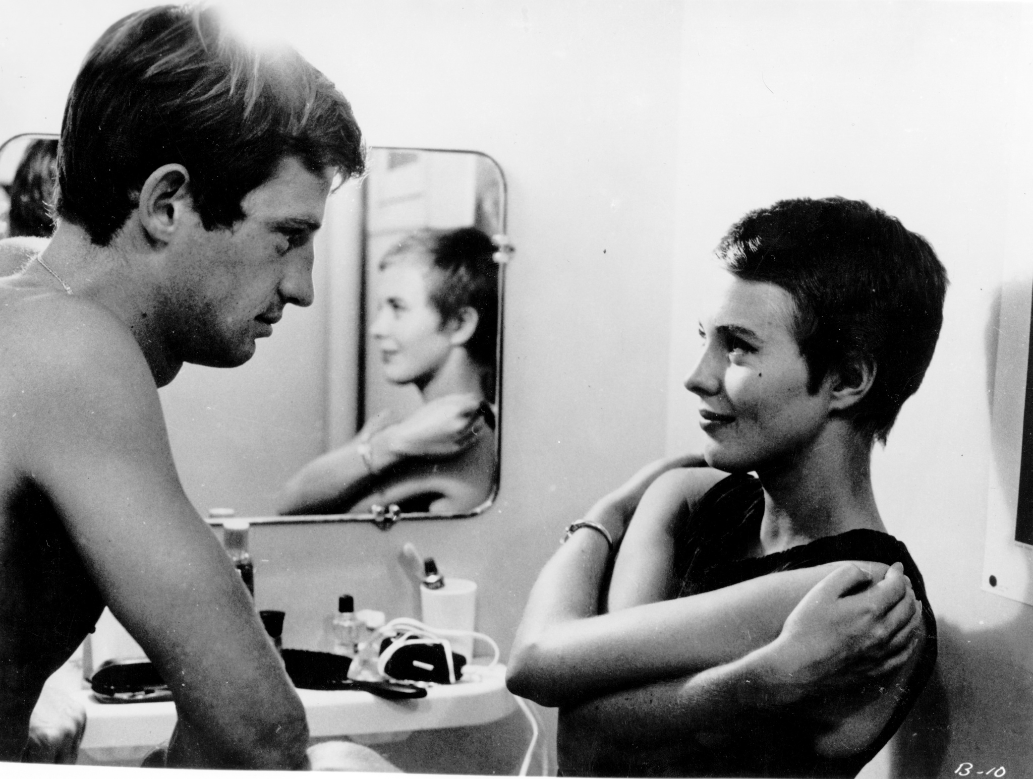 Still of Jean-Paul Belmondo and Jean Seberg in À bout de souffle (1960)