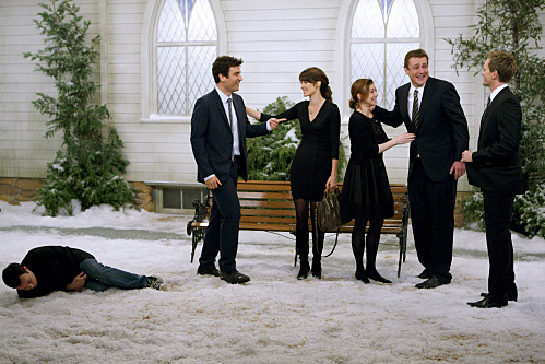 Still of Neil Patrick Harris, Alyson Hannigan, Jason Segel, Danny Strong, Josh Radnor and Cobie Smulders in Kaip as susipazinau su jusu mama (2005)