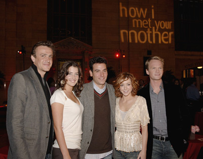 Neil Patrick Harris, Alyson Hannigan, Jason Segel, Josh Radnor and Cobie Smulders at event of Kaip as susipazinau su jusu mama (2005)