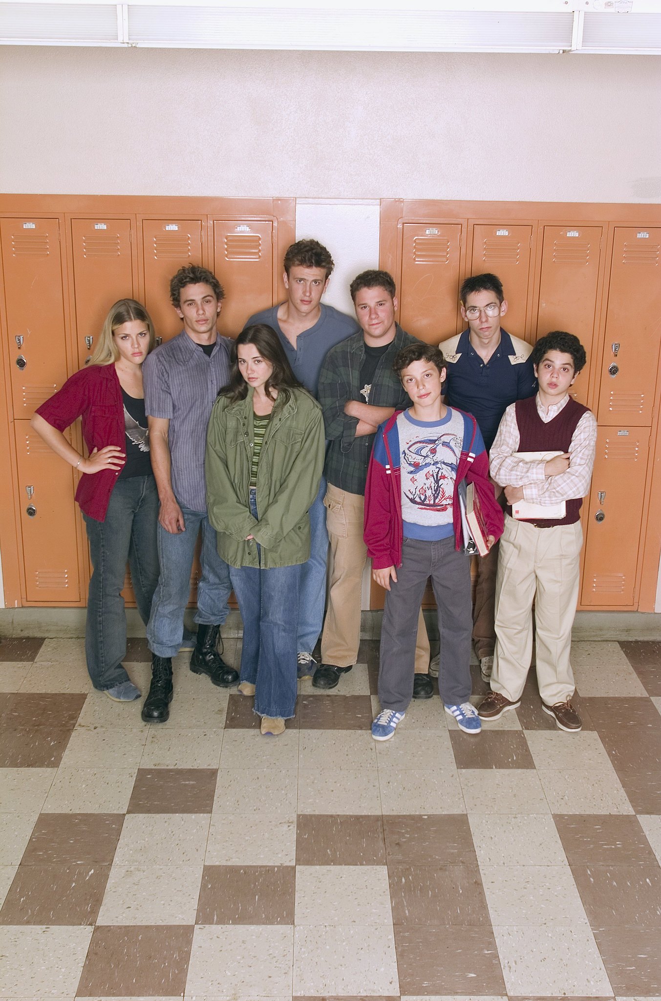 Still of Linda Cardellini, Busy Philipps, John Francis Daley, James Franco, Samm Levine, Seth Rogen, Martin Starr and Jason Segel in Freaks and Geeks (1999)