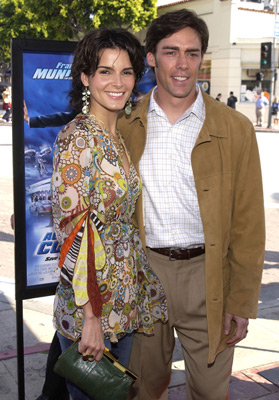 Angie Harmon and Jason Sehorn at event of Agent Cody Banks (2003)