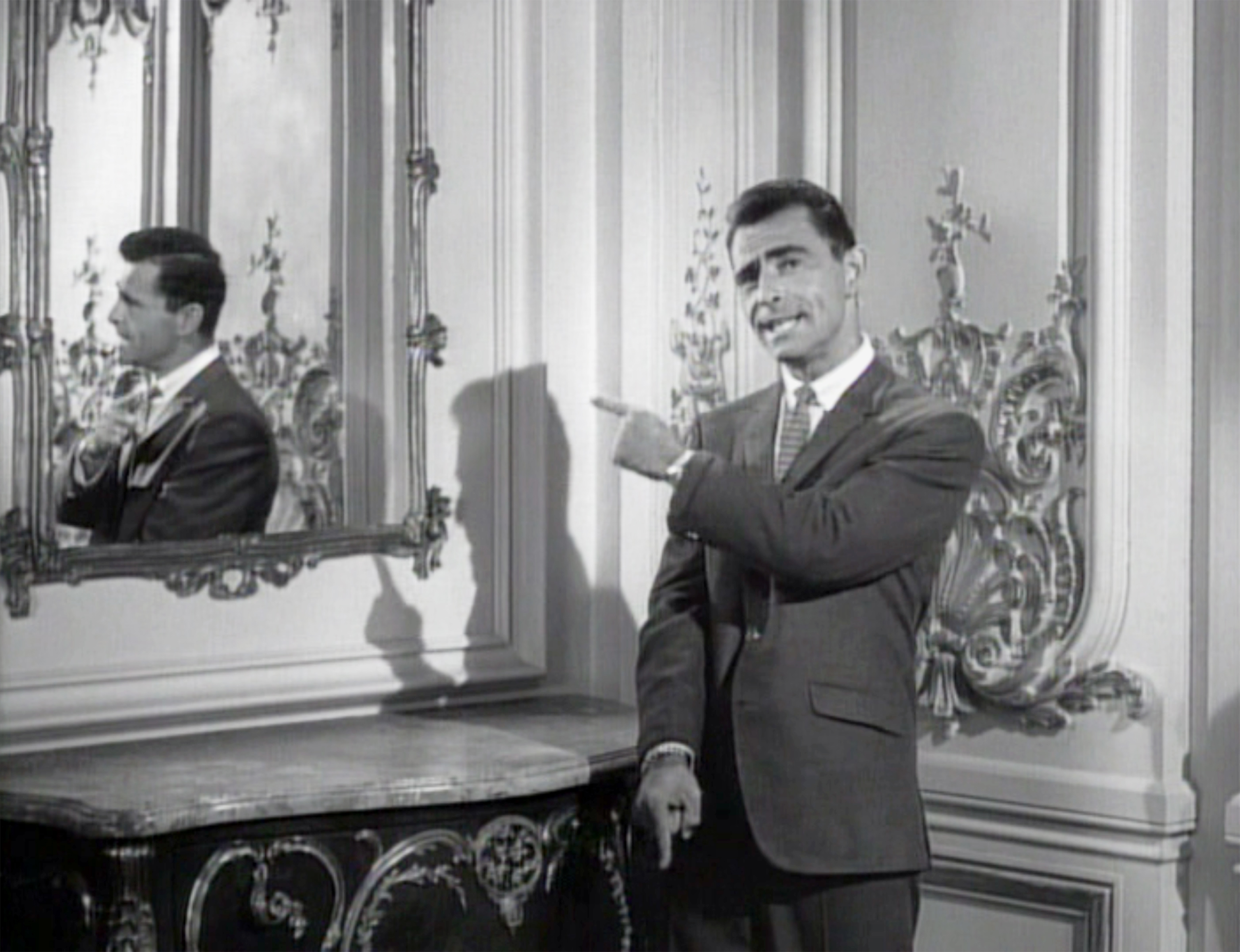Still of Rod Serling in The Twilight Zone (1959)