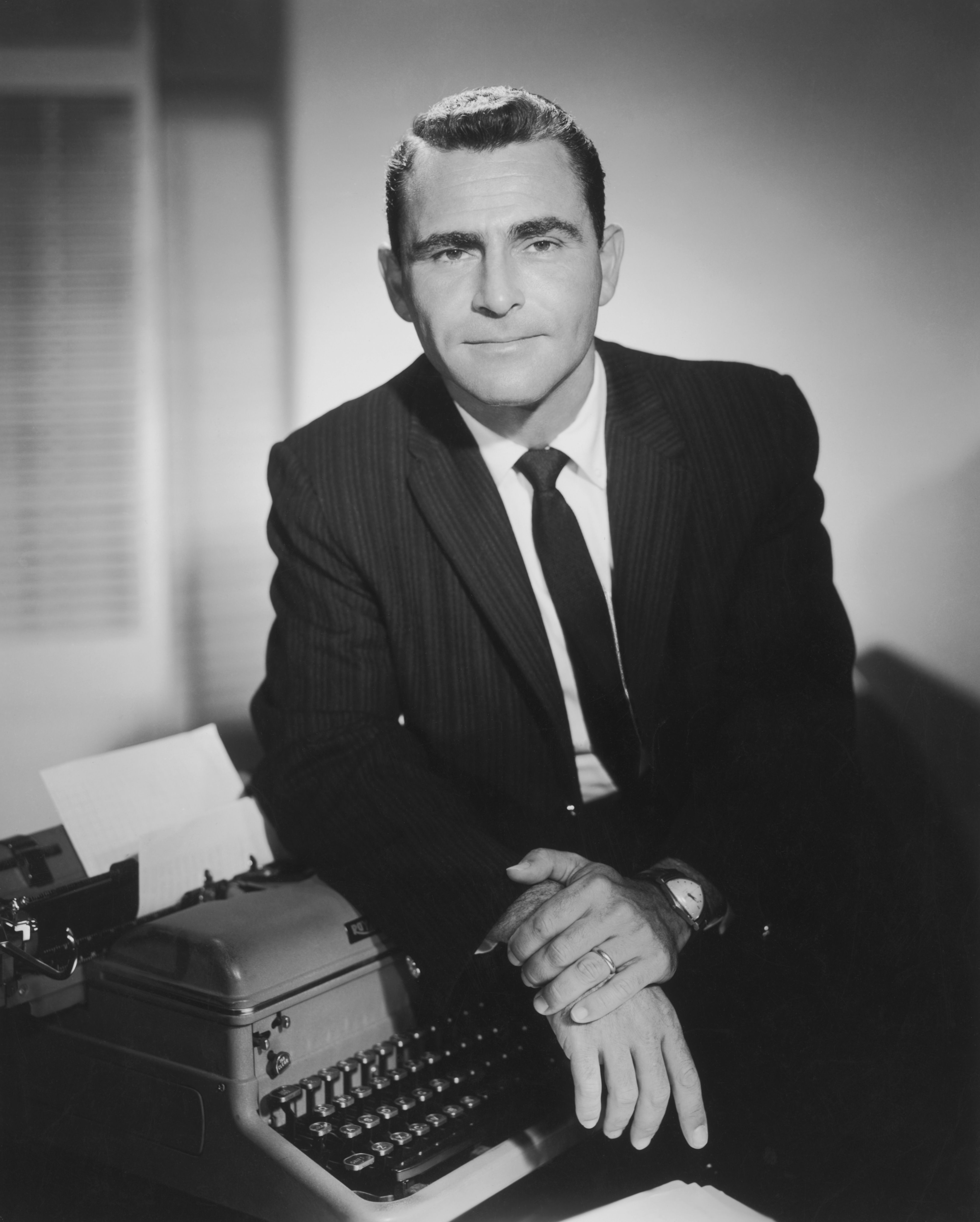 Still of Rod Serling in The Twilight Zone (1959)
