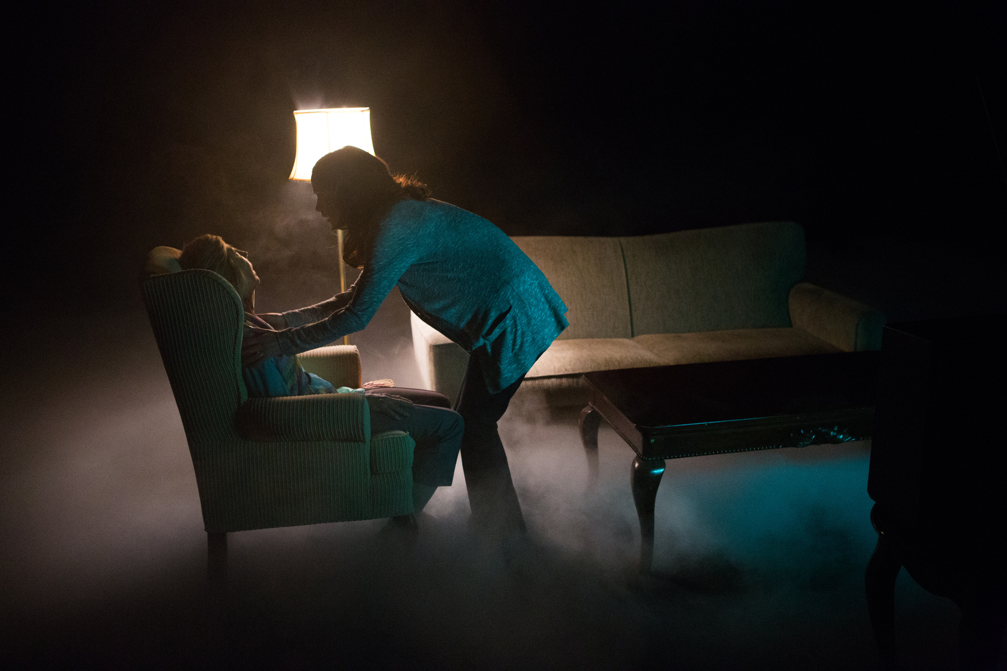 Still of Lin Shaye and Rose Byrne in Tunas tamsoje: antra dalis (2013)