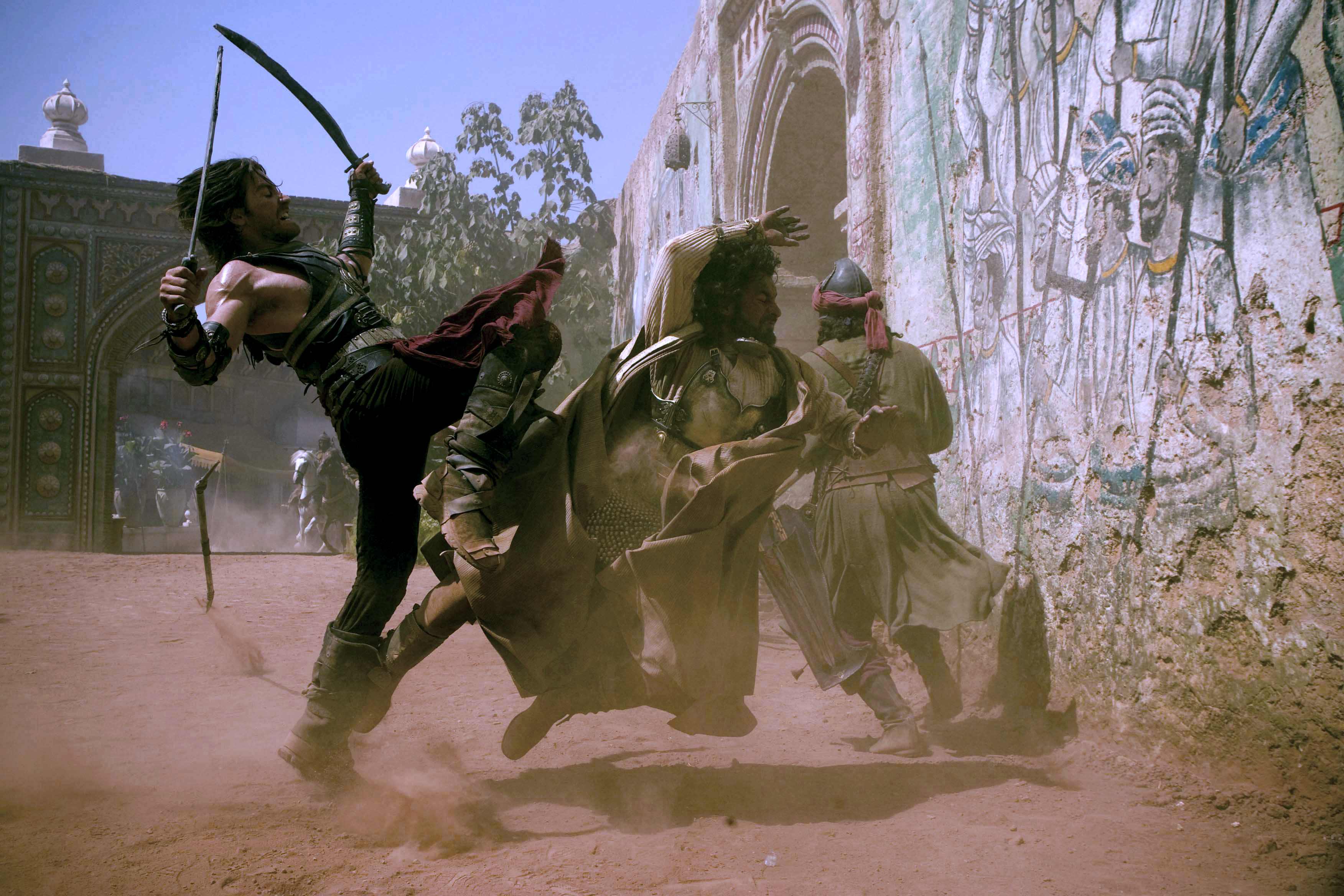 Dastan and Asoka fight for the dagger
