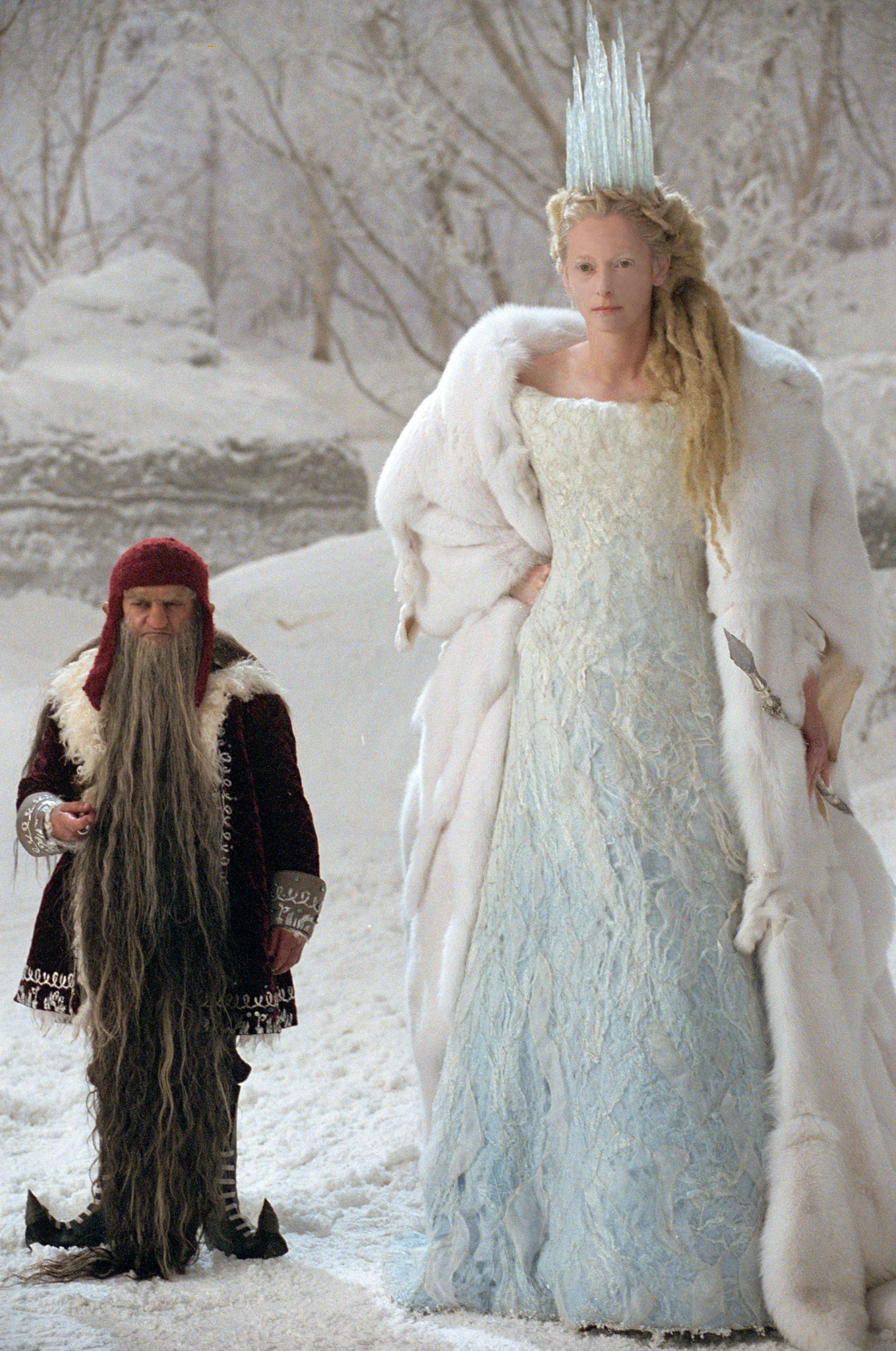 Still of Kiran Shah and Tilda Swinton in Narnijos kronikos: liutas, burtininke ir drabuziu spinta (2005)