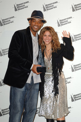 Will Smith and Shakira at event of 2005 American Music Awards (2005)
