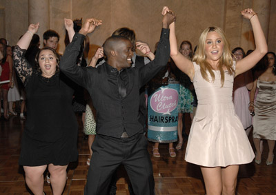 Amanda Bynes, Adam Shankman and Nikki Blonsky at event of Hairspray (2007)