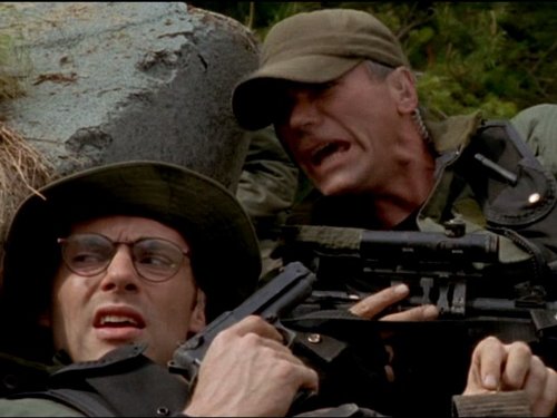 Still of Richard Dean Anderson and Michael Shanks in Stargate SG-1 (1997)