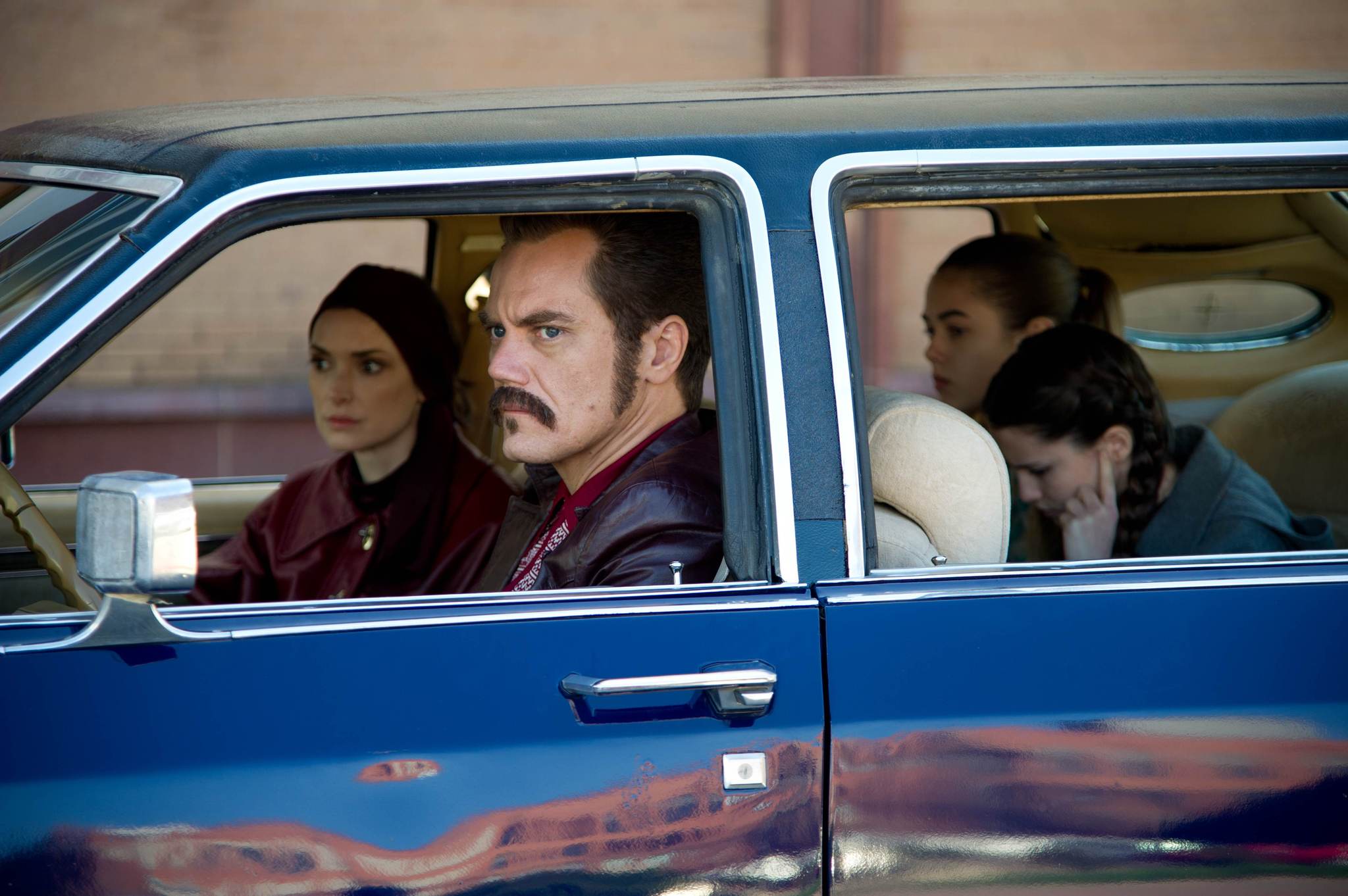 Still of Winona Ryder, Michael Shannon, McKaley Miller and Megan Sherrill in The Iceman (2012)