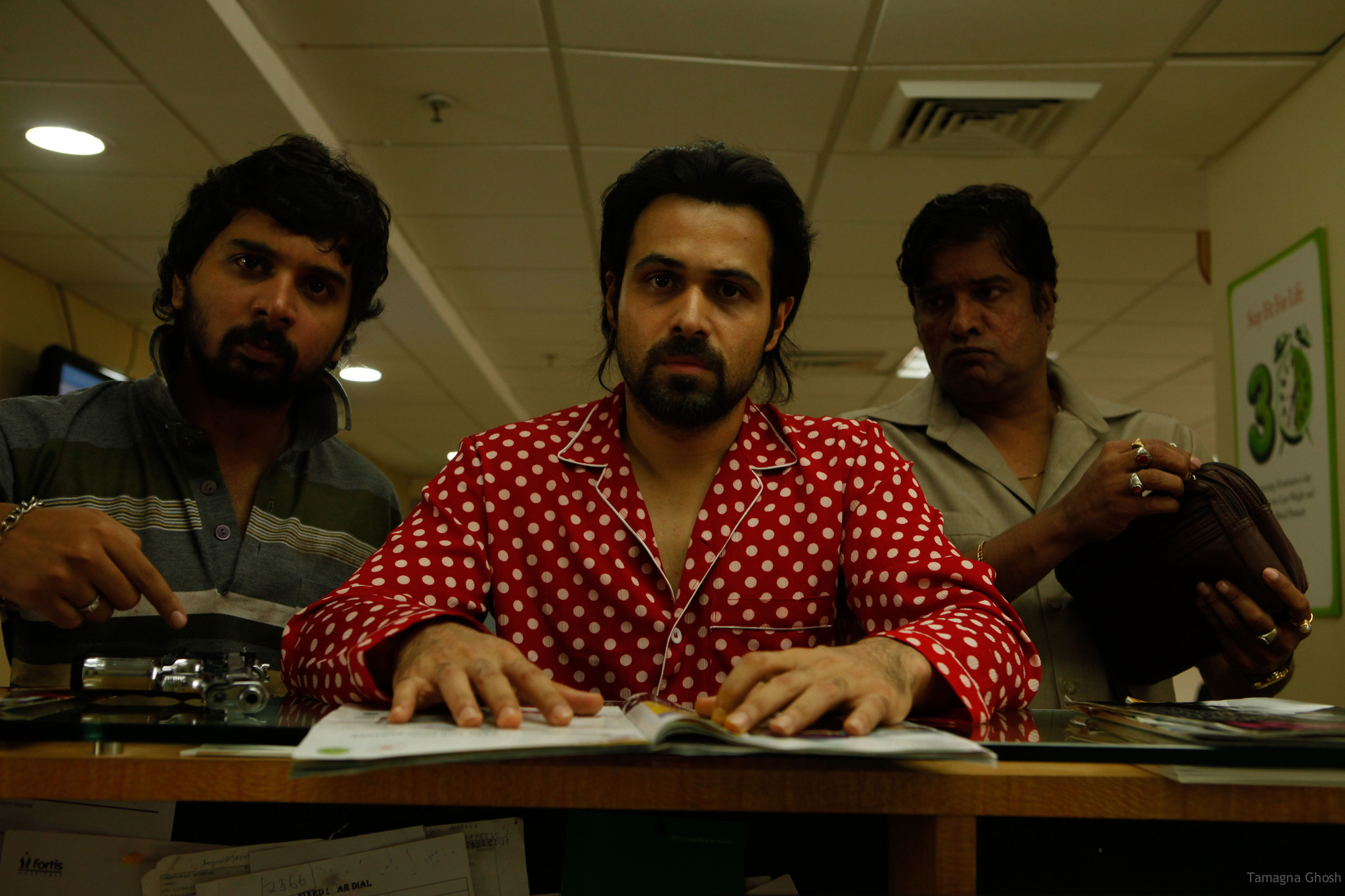 Still of Rajesh Sharma, Emraan Hashmi and Namit Das in Ghanchakkar (2013)