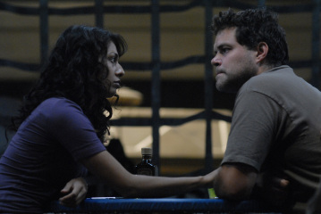 Still of Aaron Douglas and Rekha Sharma in Battlestar Galactica (2004)