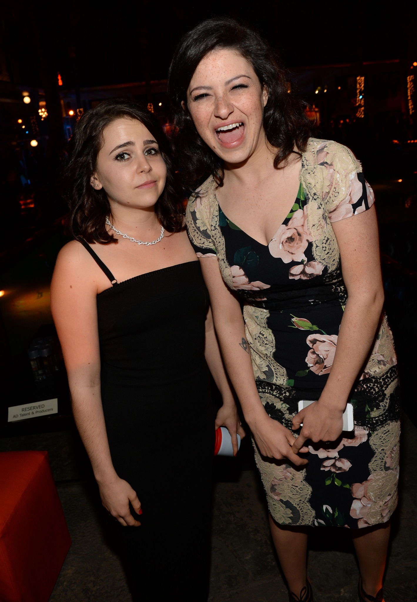 Alia Shawkat and Mae Whitman at event of Arrested Development (2003)