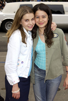 Alia Shawkat and Mae Whitman at event of Scooby-Doo (2002)