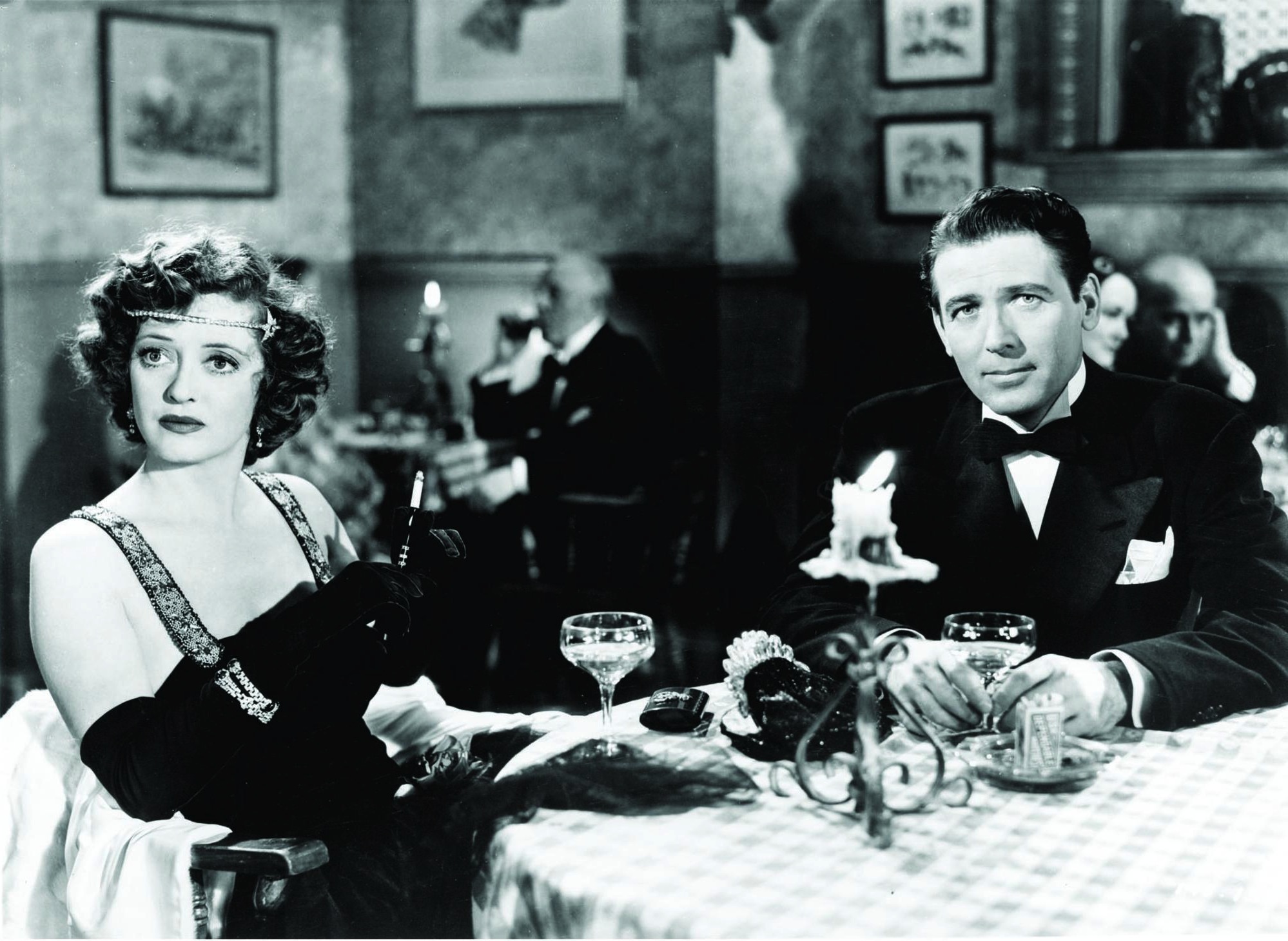 Still of Bette Davis and Robert Shayne in Mr. Skeffington (1944)