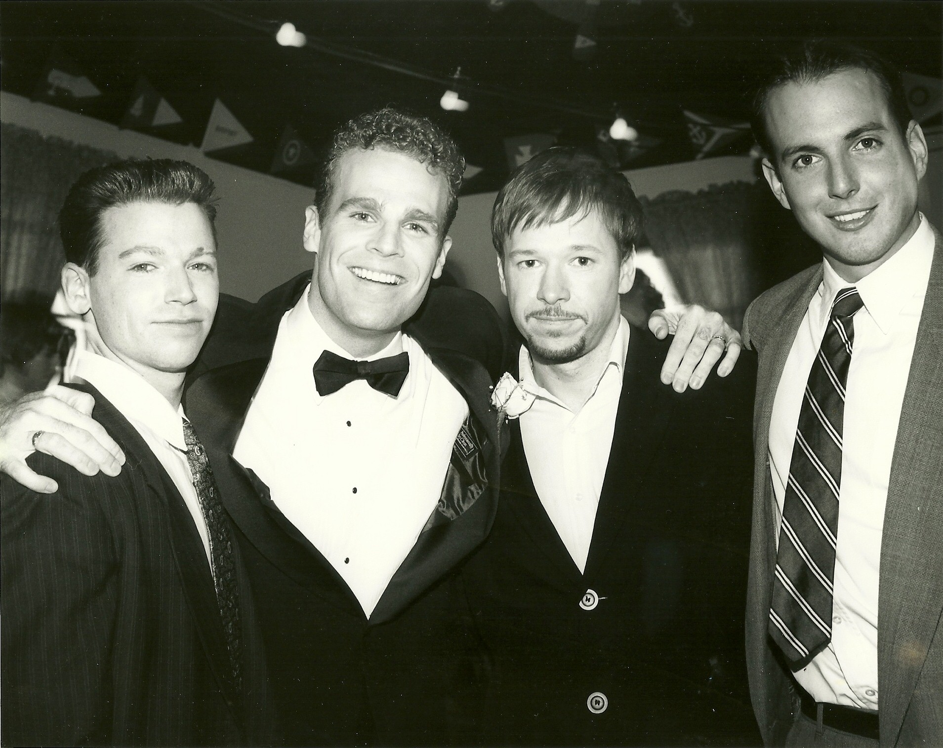 Josh Marchette, Jere Shea, Donnie Wahlberg, Will Arnett in SOUTHIE, 1997